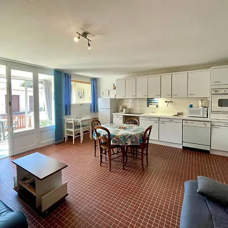 Rez-de-chaussee A 200m Du Bord De Mer, 1 Chambre, Terrasse - Fr-1-231-342 דירה *